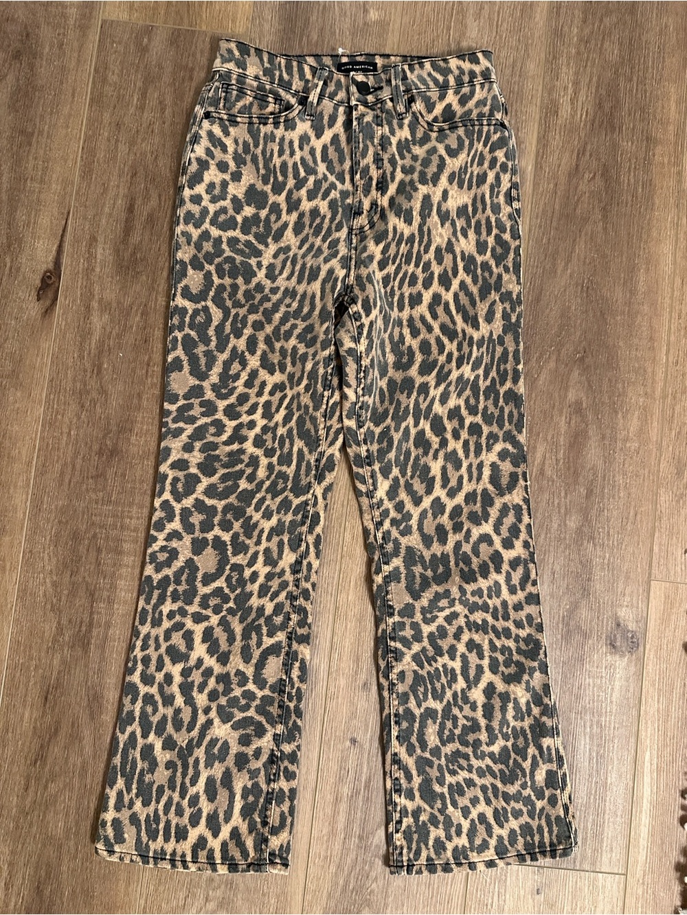 Good American Good Standard Kick Flare leopard jeans - Picture 3 of 8
